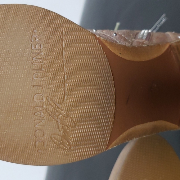 Donald J Pliner Nickki Studded Leather Lace-Up Booties Size 7 - Picture 9 of 15